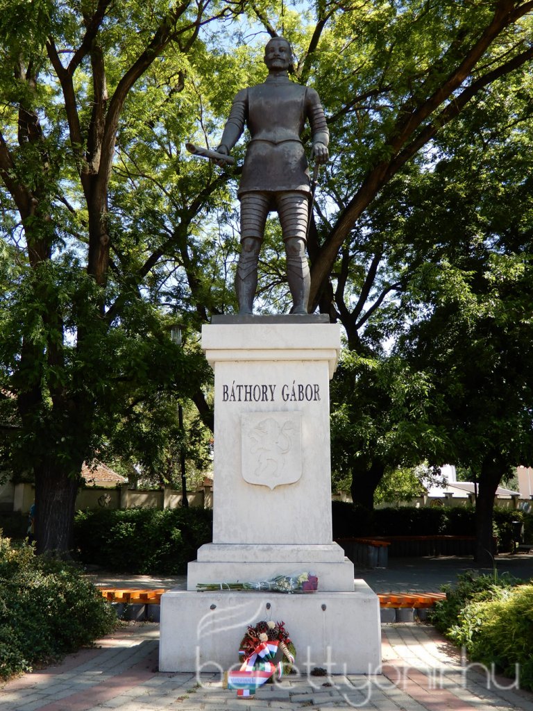 Koszorúzás a város napján 03